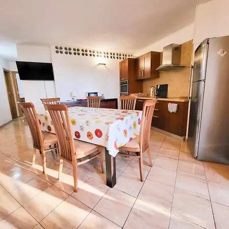 Parque Royale 1 Адехе